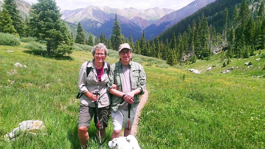 Aortic dissection survivor Alan and his wife in the mountains