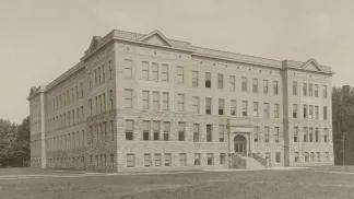 1902 photo of medical school building