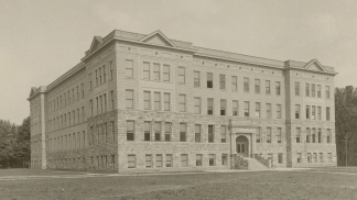 1902 photo of medical school building