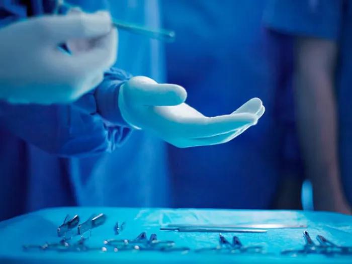 Handing surgery tool over during surgery