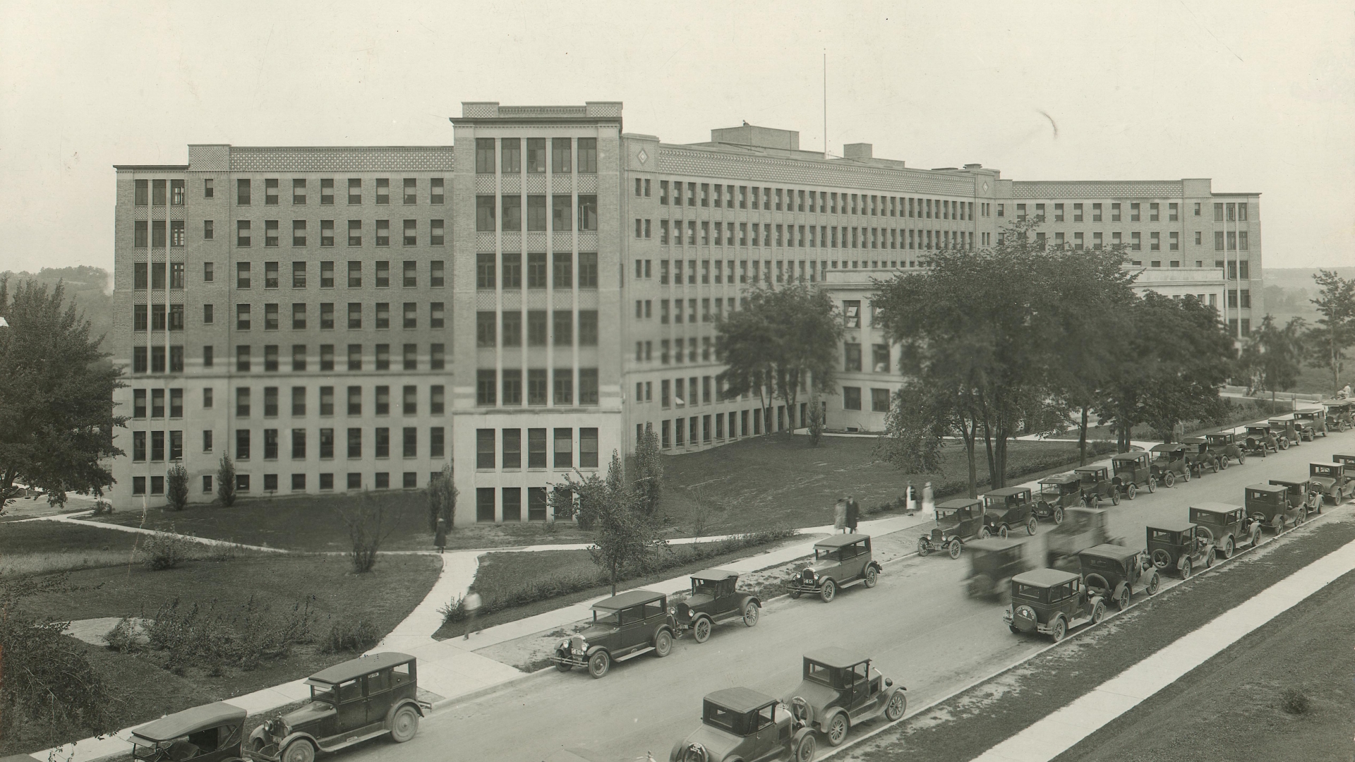 Old Main Hospital in 1925