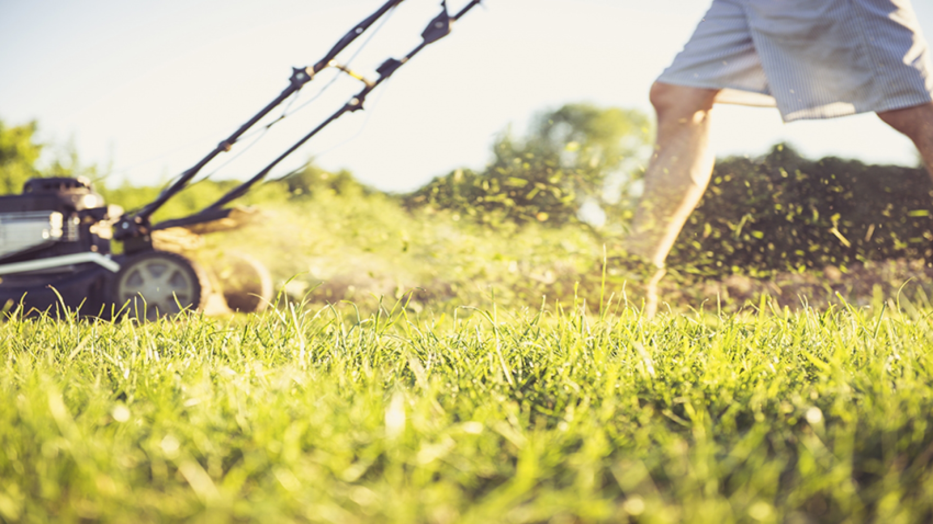 4-lawn-mower-safety-rules-every-parent-should-know