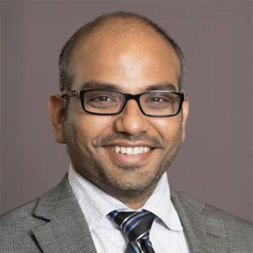 portrait of Chandramouli Krishnan