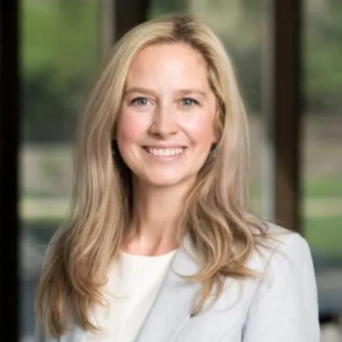 portrait of Amy Bohnert