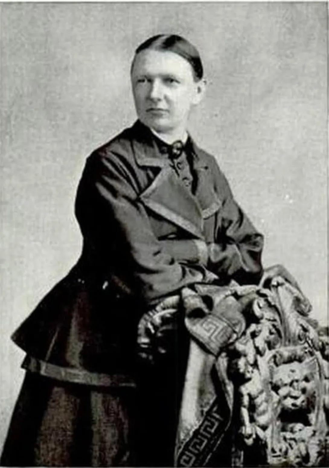 Elizabeth Bates