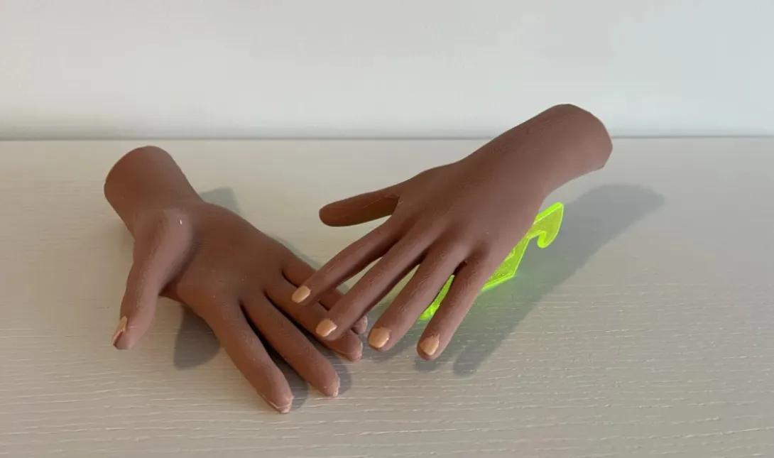 hand model close up on table