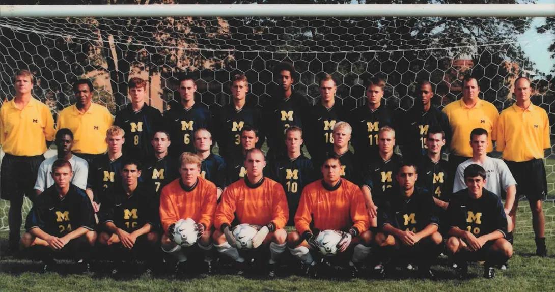 Steve Burns with the 2000 soccer team he coached